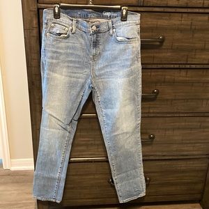 Gap girlfriend jeans. Like new. Size 30